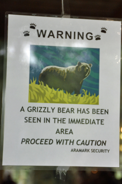 grizzly bear warning sign